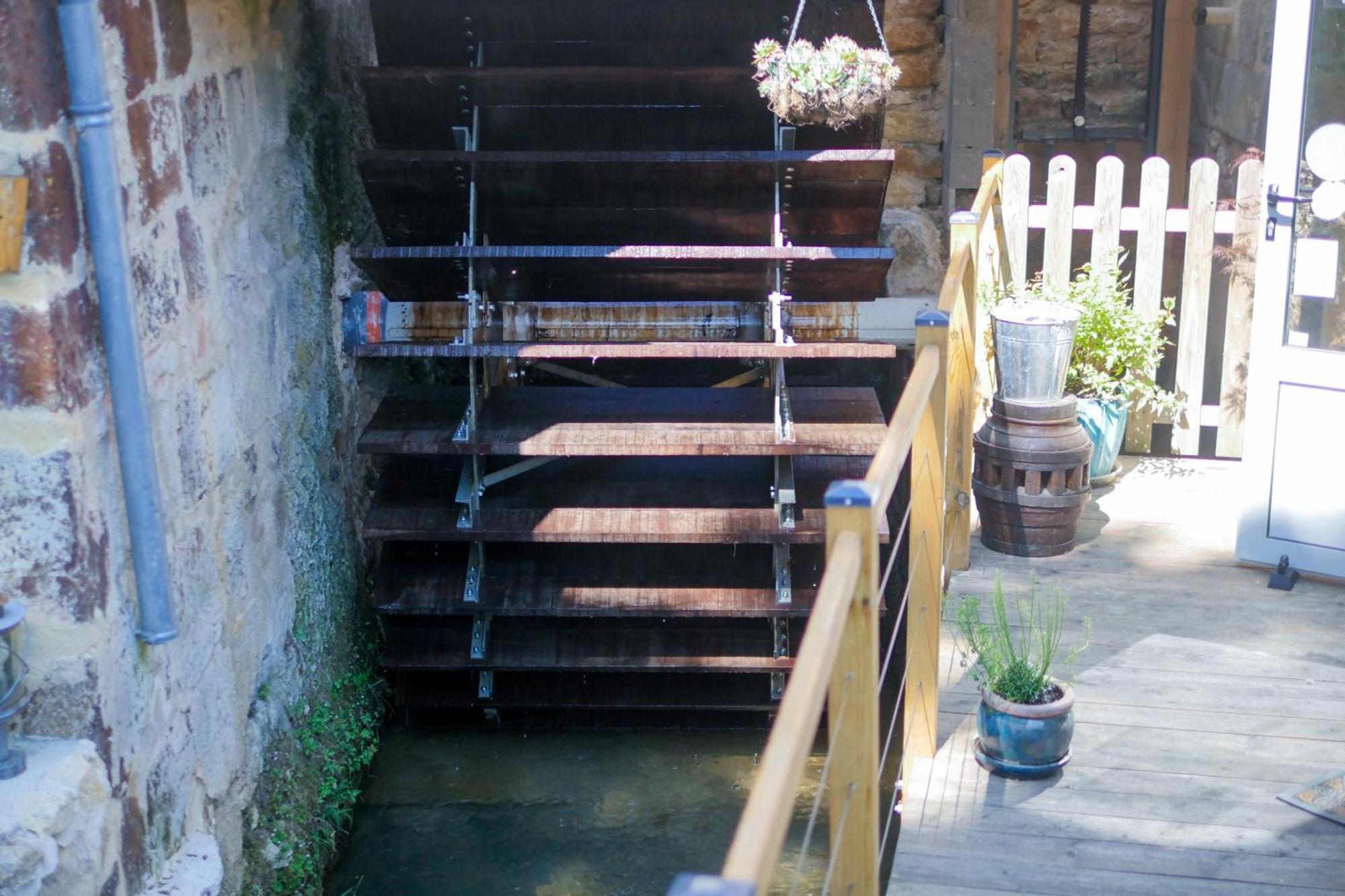 Gite Du Moulin De Barutel: Cozy Couple's Retreat with Spa Mamers Exterior photo